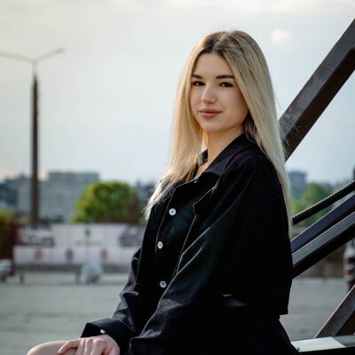 Фотосесія біля Ейфелевої вежі в Харкові — стильний портрет на оглядовому майданчику — фото 13