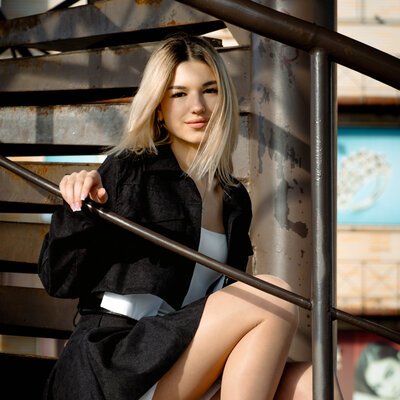 Фотосесія біля Ейфелевої вежі в Харкові — стильний портрет на оглядовому майданчику — фото 38