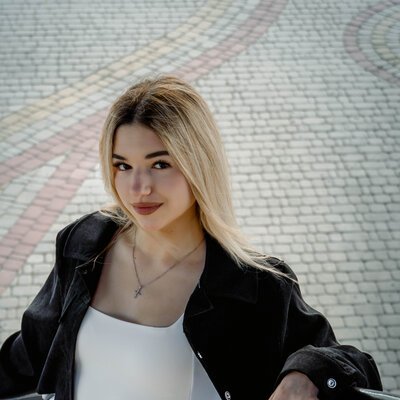 Фотосесія біля Ейфелевої вежі в Харкові — стильний портрет на оглядовому майданчику — фото 42