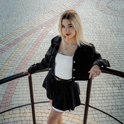 Фотосесія біля Ейфелевої вежі в Харкові — стильний портрет на оглядовому майданчику — фото 43