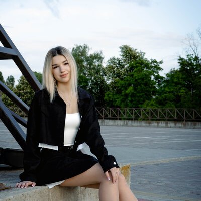 Фотосесія біля Ейфелевої вежі в Харкові — стильний портрет на оглядовому майданчику — фото 47