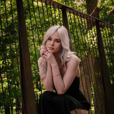 Фотосесія в чорній сукні у ботанічному саду Харкова — фото 14