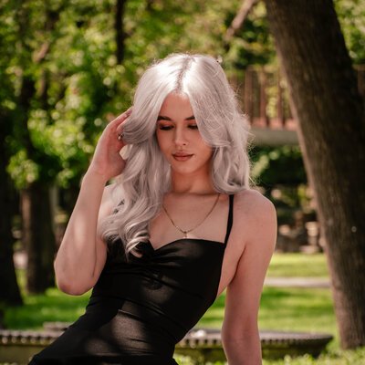 Фотосесія в чорній сукні у ботанічному саду Харкова — фото 19