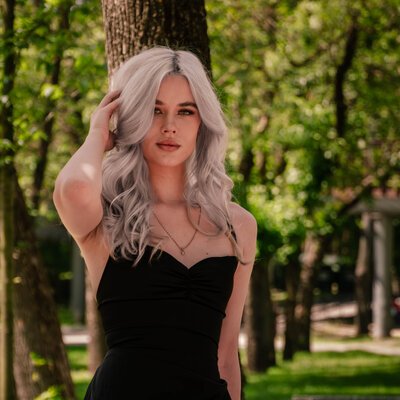 Фотосесія в чорній сукні у ботанічному саду Харкова — фото 20