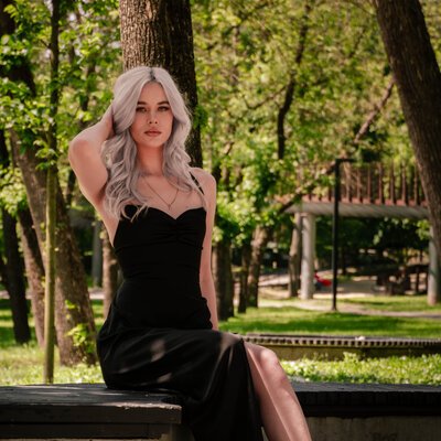 Фотосесія в чорній сукні у ботанічному саду Харкова — фото 21