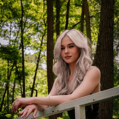 Фотосесія в чорній сукні у ботанічному саду Харкова — фото 24