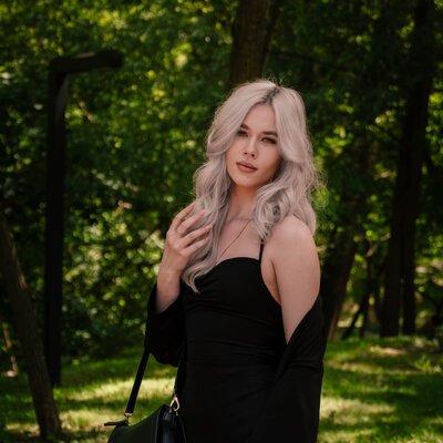 Фотосесія в чорній сукні у ботанічному саду Харкова — фото 32