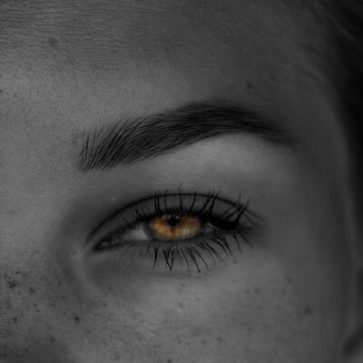 Літня вулична фотосесія в центрі Харкова біля фонтану — фото 5