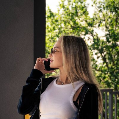 Літня вулична фотосесія в центрі Харкова біля фонтану — фото 8