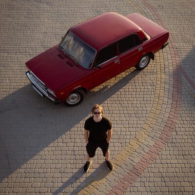 Ретрофотосесія з ВАЗ-2107 — вечірня зйомка авто й портрет — фото 6